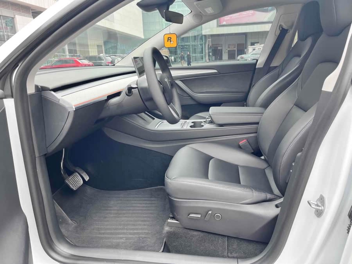 特斯拉 Model Y  2024款 后輪驅(qū)動版圖片