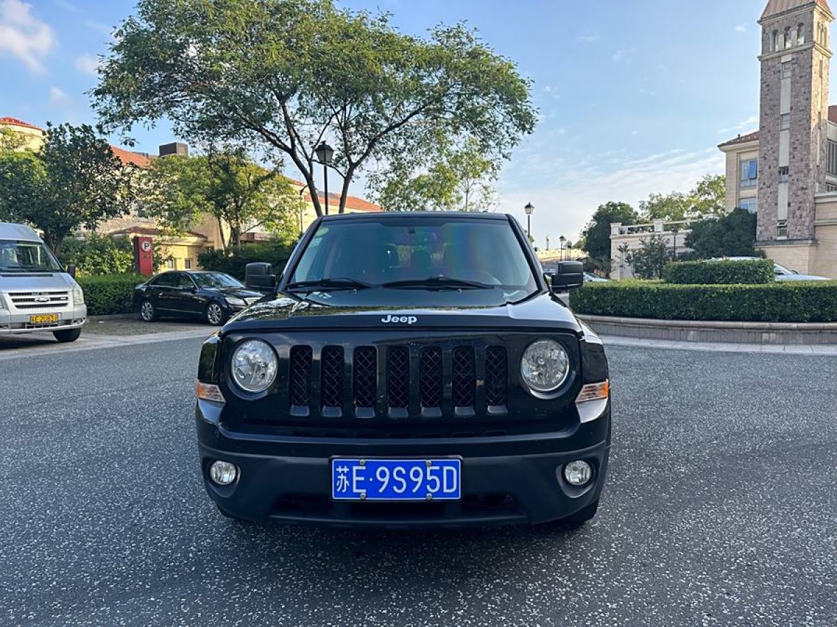 Jeep 自由客  2014款 2.4L 運(yùn)動(dòng)版圖片