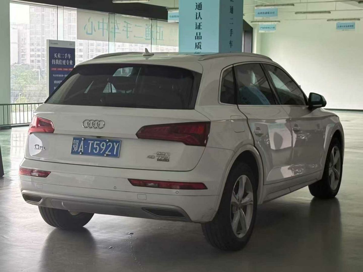 奧迪 奧迪Q3  2019款  35 TFSI 時(shí)尚動感型圖片