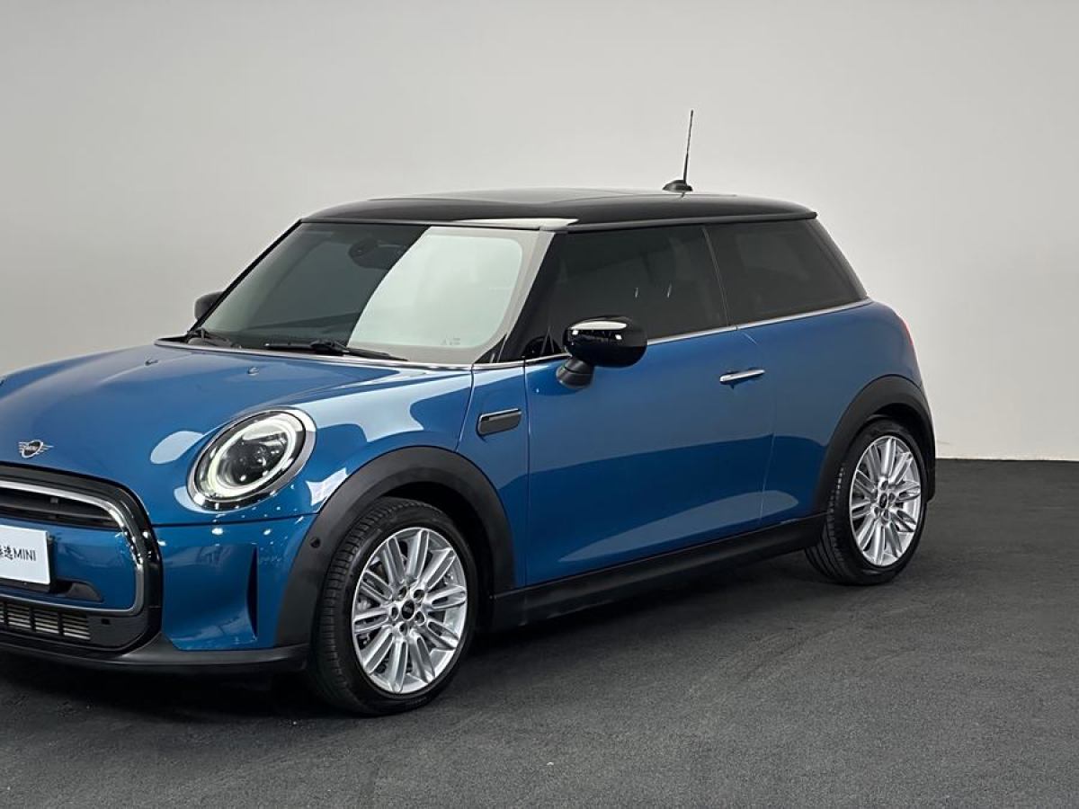 MINI MINI  2022款 改款 1.5T COOPER 經(jīng)典派圖片