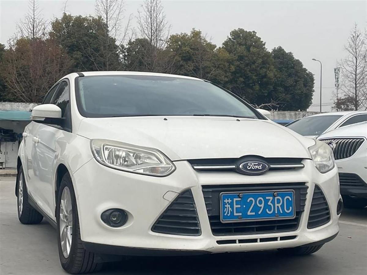 福特 ?？怂? 2012款 兩廂 1.6L 自動舒適型圖片