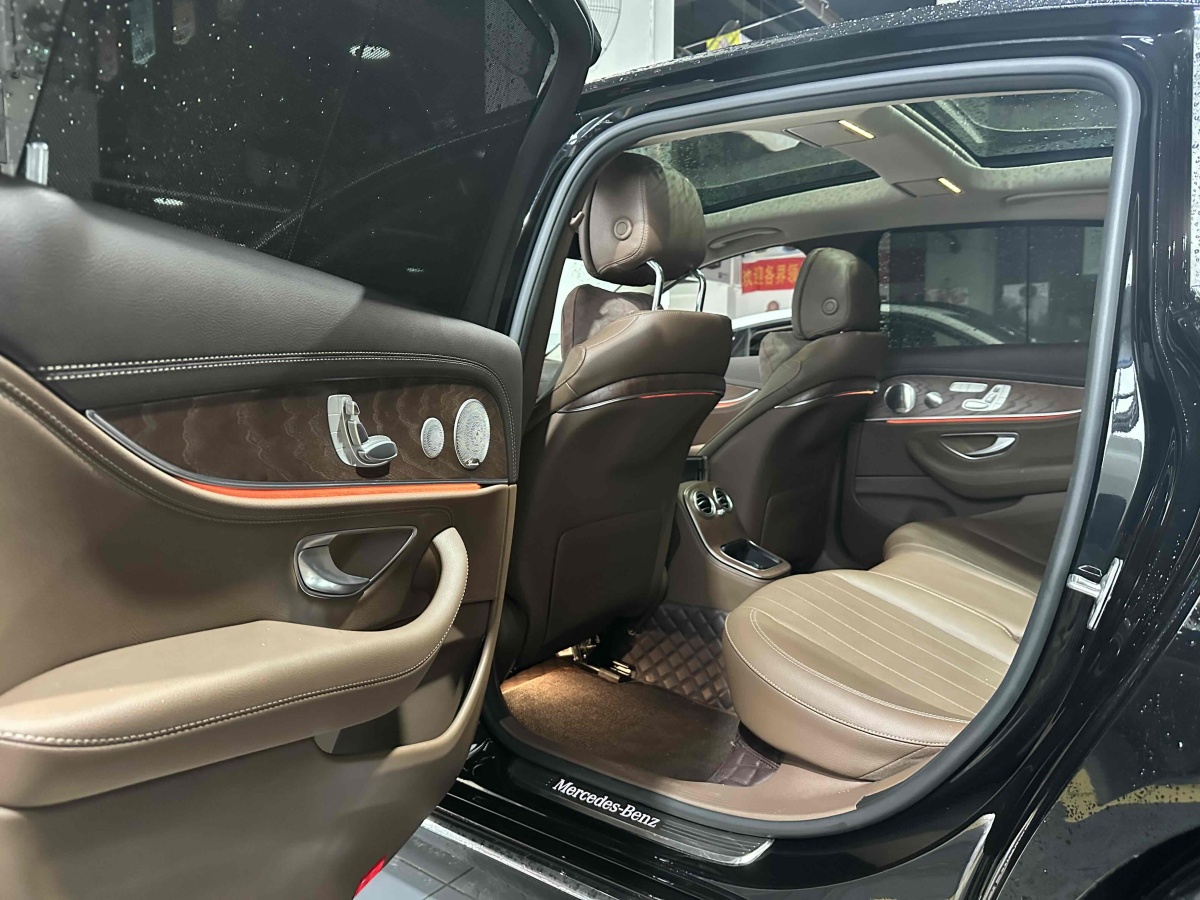 奔驰 奔驰E级  2023款 改款 E 300 L 豪华型图片
