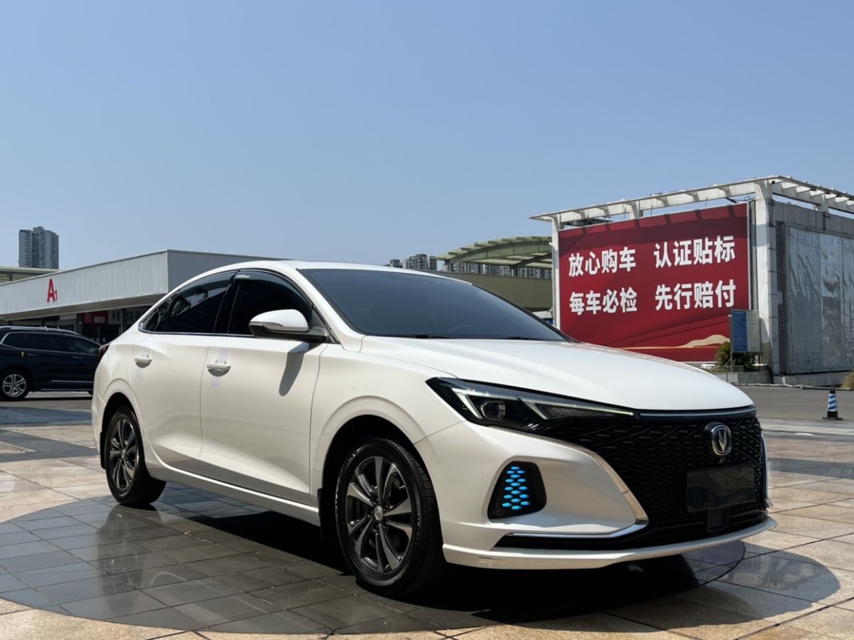 2020年9月长安 逸动  2020款 PLUS 蓝鲸NE 1.4T GDI DCT尊贵型