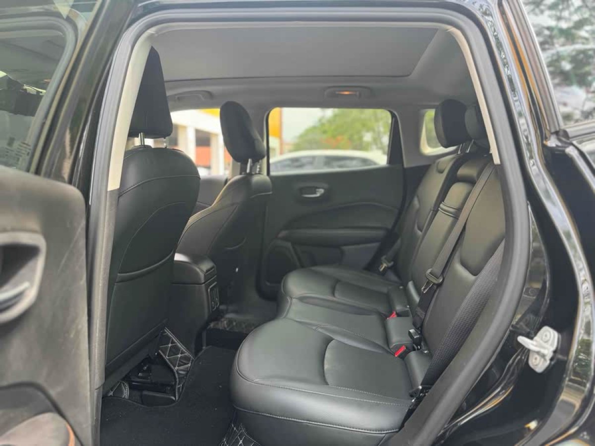 Jeep 指南者  2019款 200T 自動家享-互聯(lián)大屏版圖片