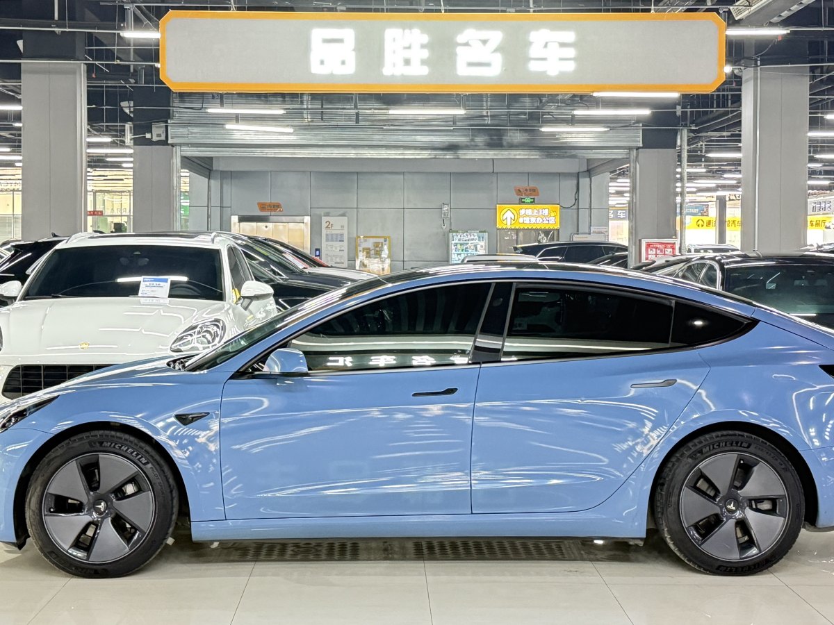 特斯拉 Model 3  2019款 標(biāo)準(zhǔn)續(xù)航后驅(qū)升級版圖片