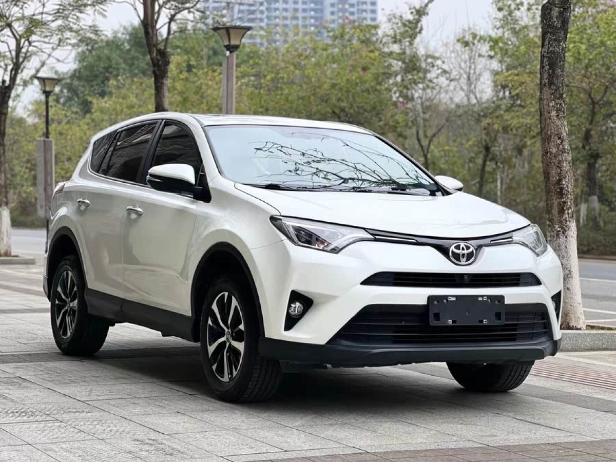 豐田 RAV4榮放  2016款 2.0L CVT兩驅(qū)風(fēng)尚版圖片