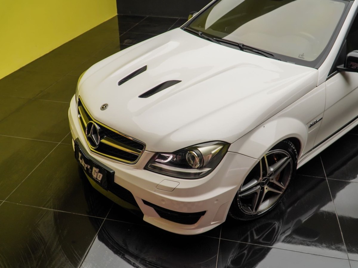 奔馳 奔馳C級(jí)AMG  2012款 AMG C 63 動(dòng)感型圖片