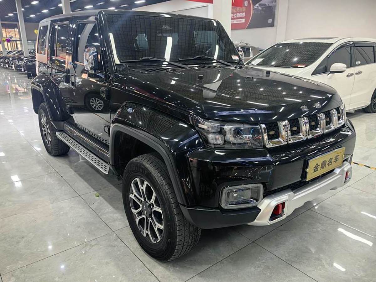 北京 BJ40  2020款 2.0T 自動(dòng)四驅(qū)城市獵人版至尊型圖片