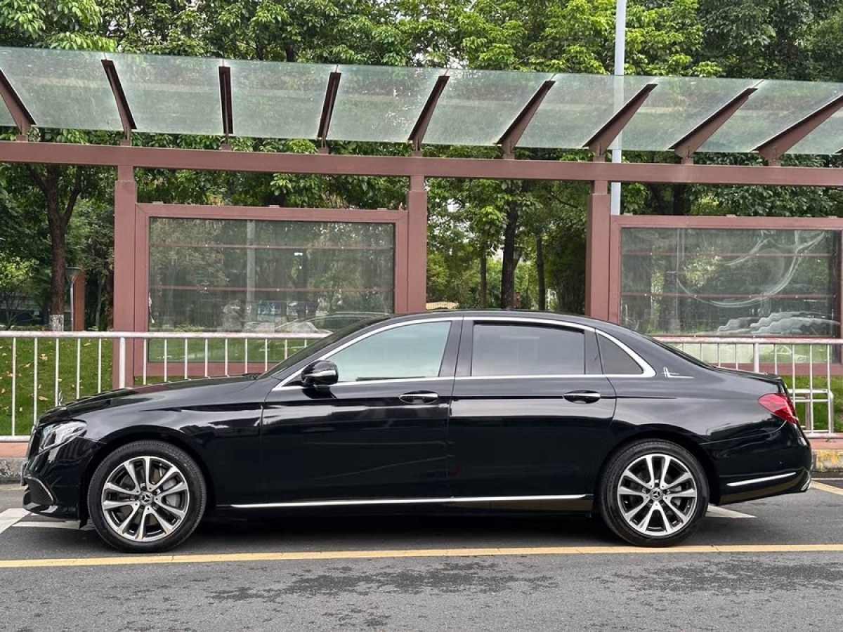 奔馳 奔馳E級(jí)  2019款 改款 E 300 L 豪華型圖片