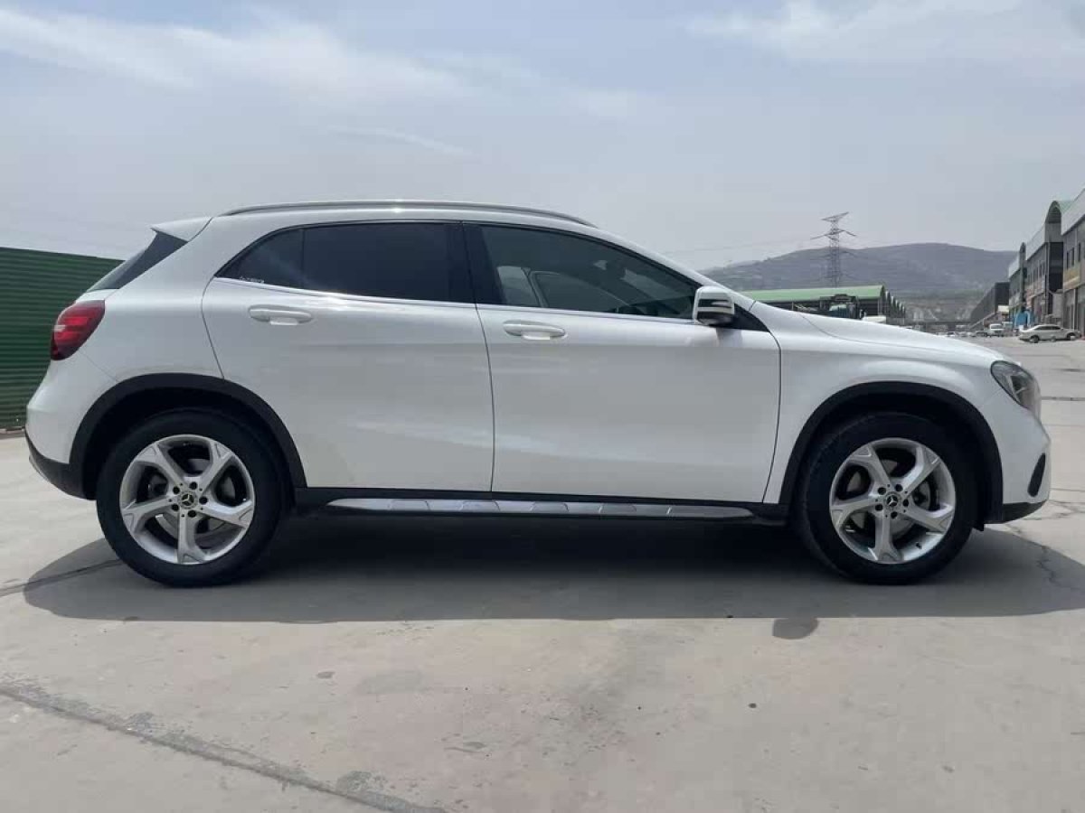 奔馳 奔馳GLA  2019款 GLA 200 動(dòng)感型圖片