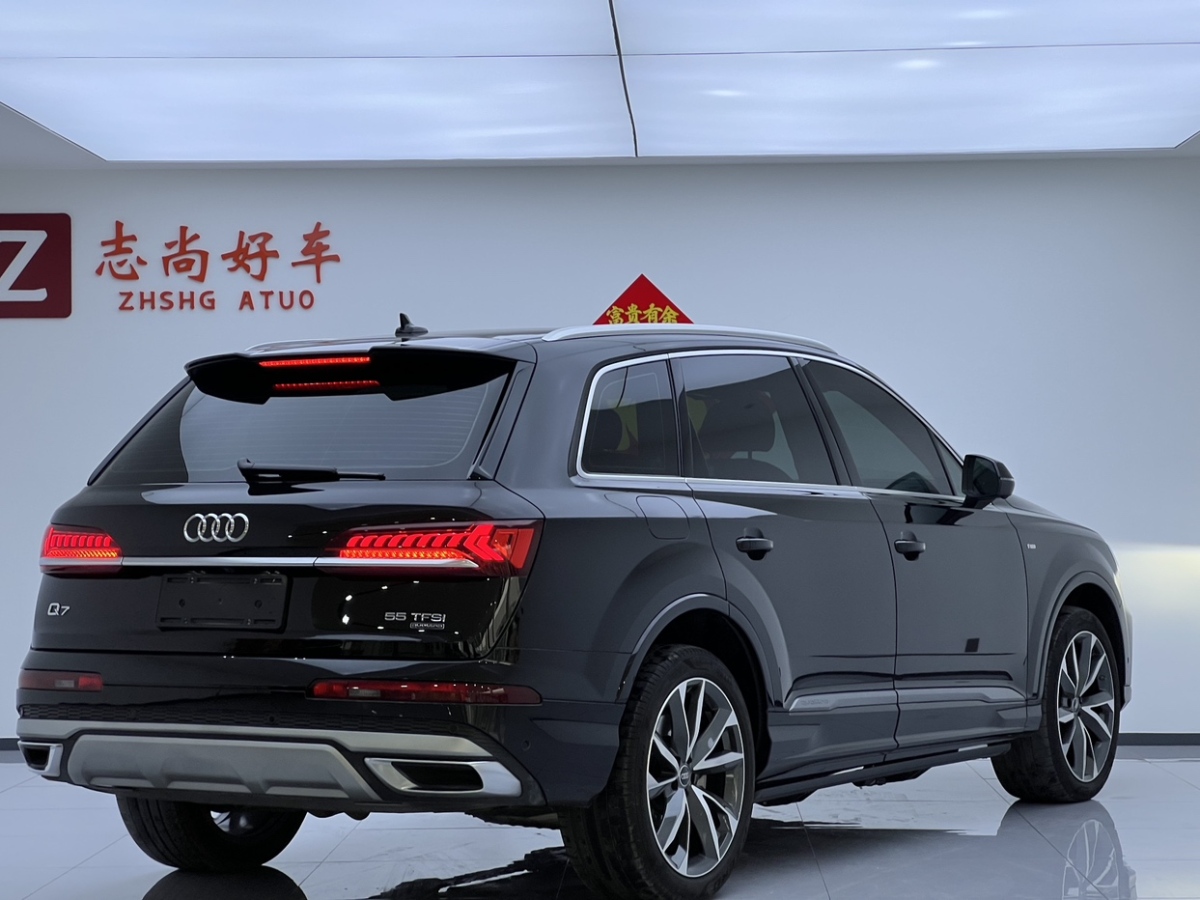 奧迪 奧迪Q7  2023款 55 TFSI quattro S line運(yùn)動型圖片