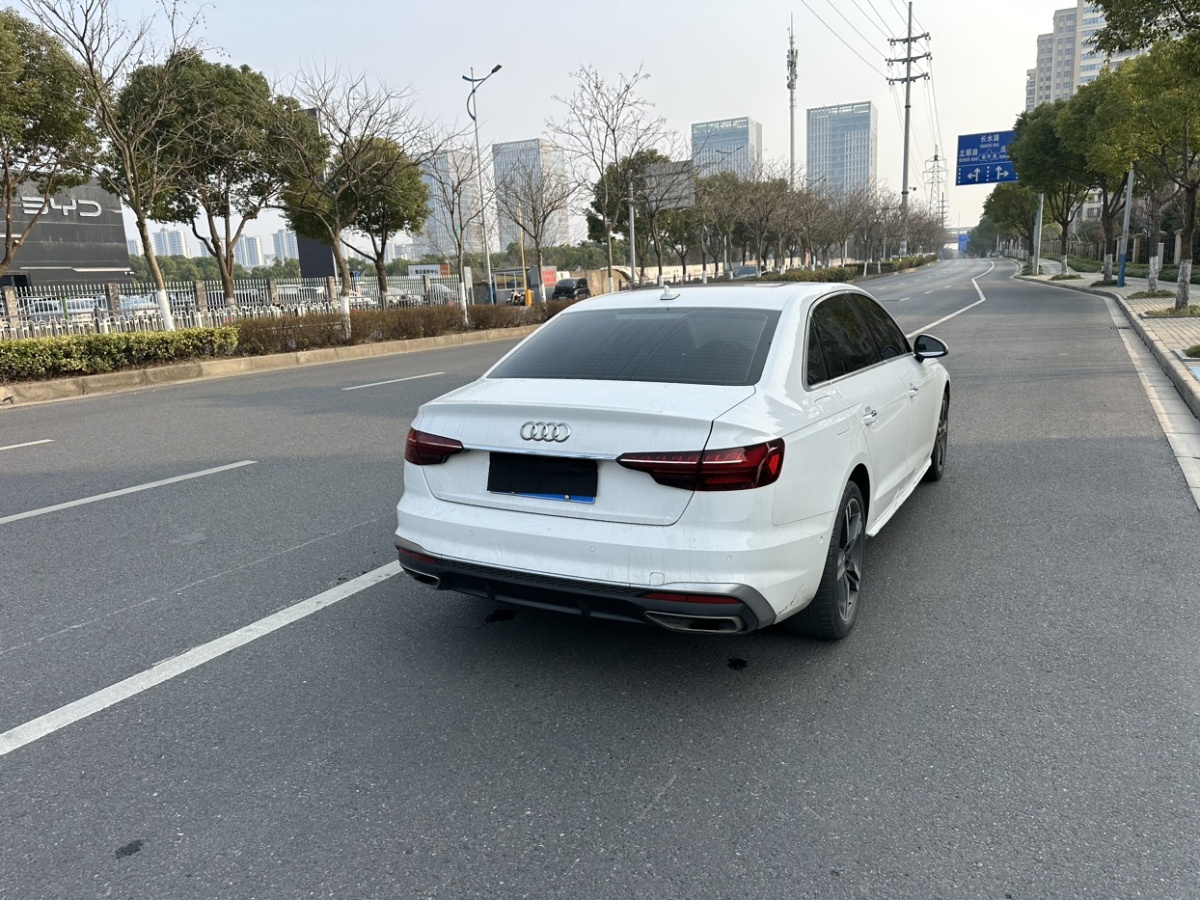 2021年11月奧迪 奧迪A4L  2022款 40 TFSI 豪華動(dòng)感型