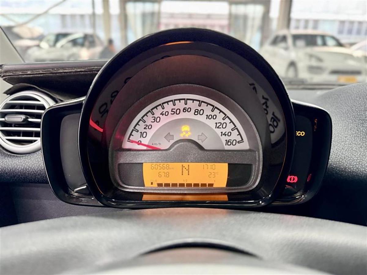 smart fortwo  2013款 1.0 MHD 硬頂城市游俠特別版圖片