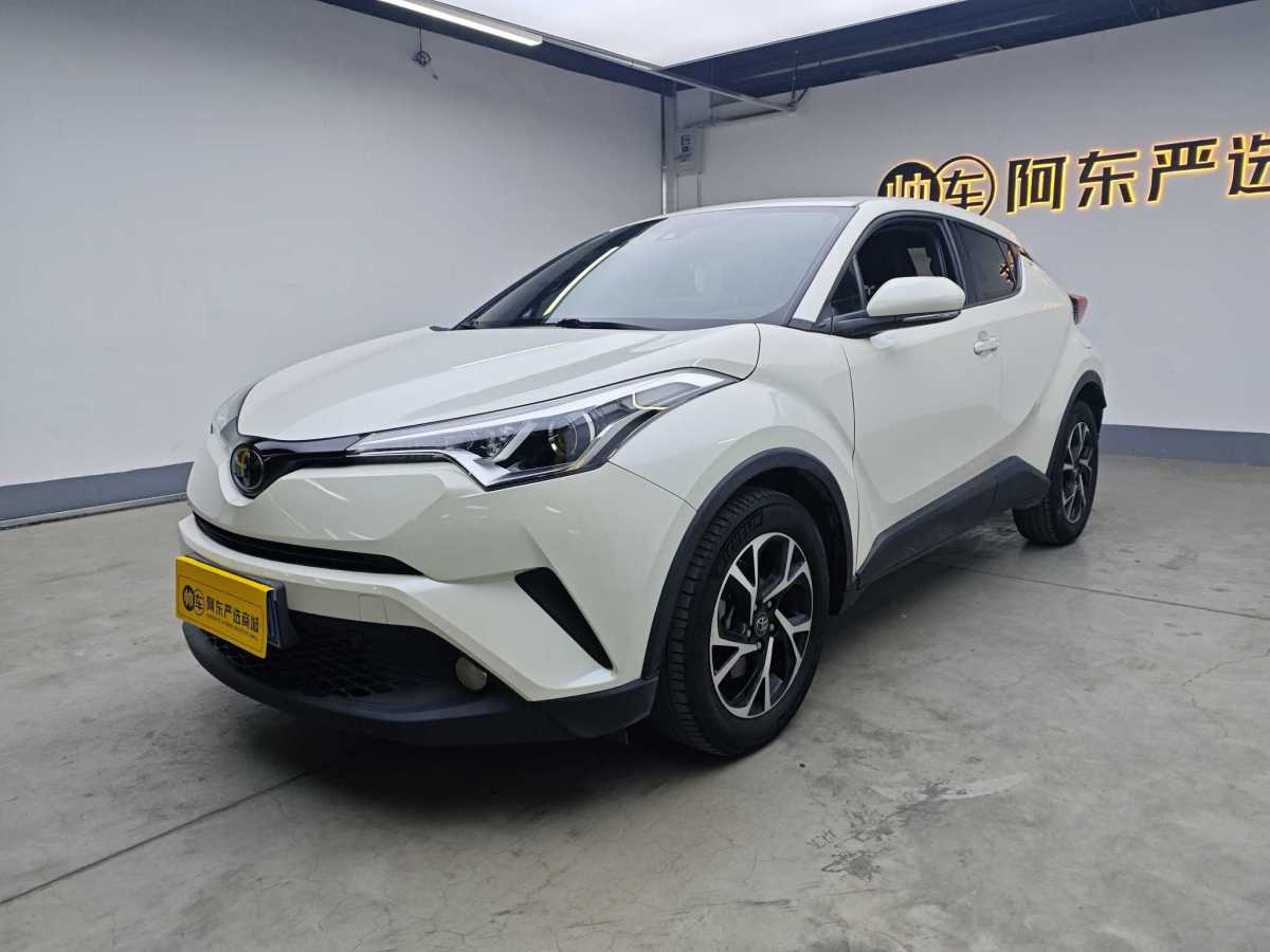 豐田 C-HR  2020款 2.0L 領(lǐng)先版圖片