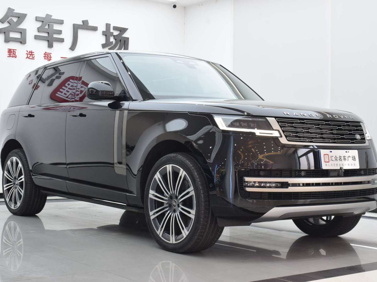 路虎 攬勝  2024款 3.0 L6 400PS 盛世加長(zhǎng)版圖片