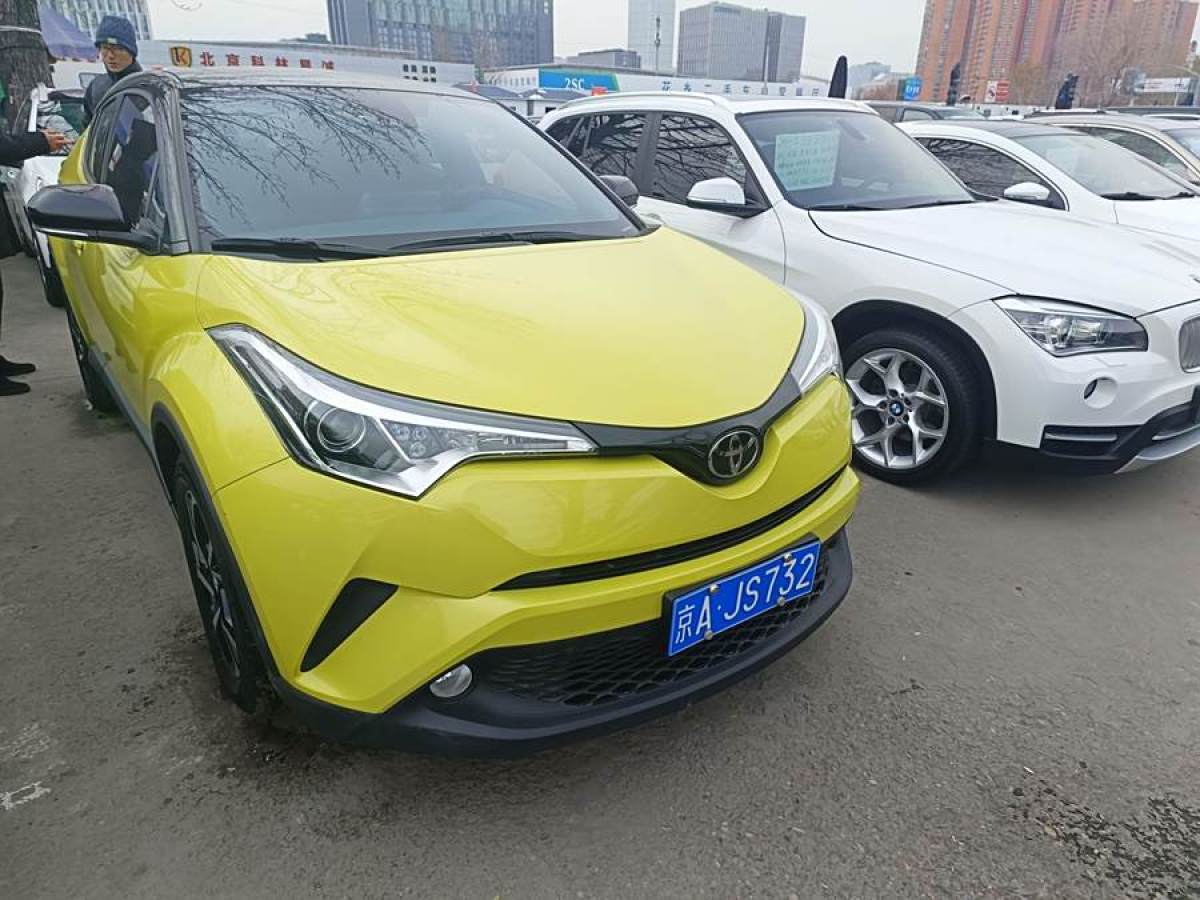 豐田 C-HR  2018款 2.0L 領(lǐng)先天窗版 國(guó)V圖片