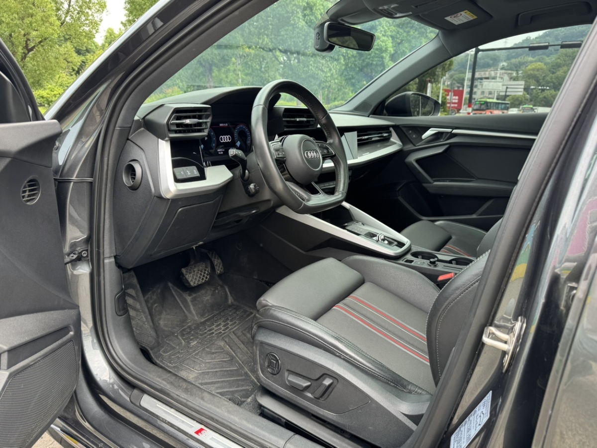 奧迪 奧迪A3  2022款 Sportback 35 TFSI 豪華運(yùn)動(dòng)型圖片