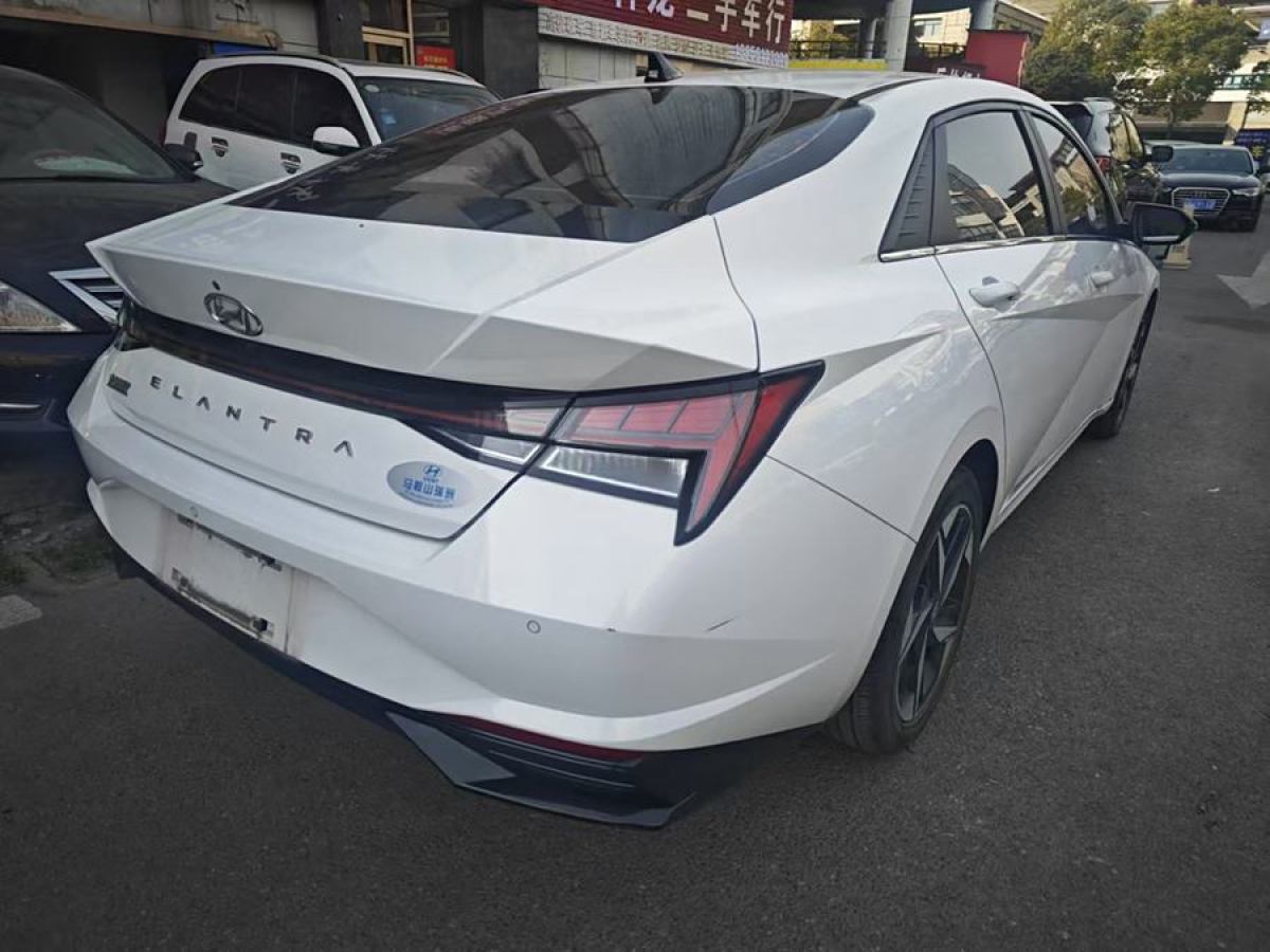 現(xiàn)代 伊蘭特  2021款 1.5L LUX尊貴版圖片