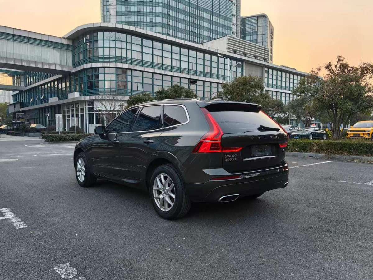 沃爾沃 XC60  2019款 T5 四驅(qū)智逸版圖片