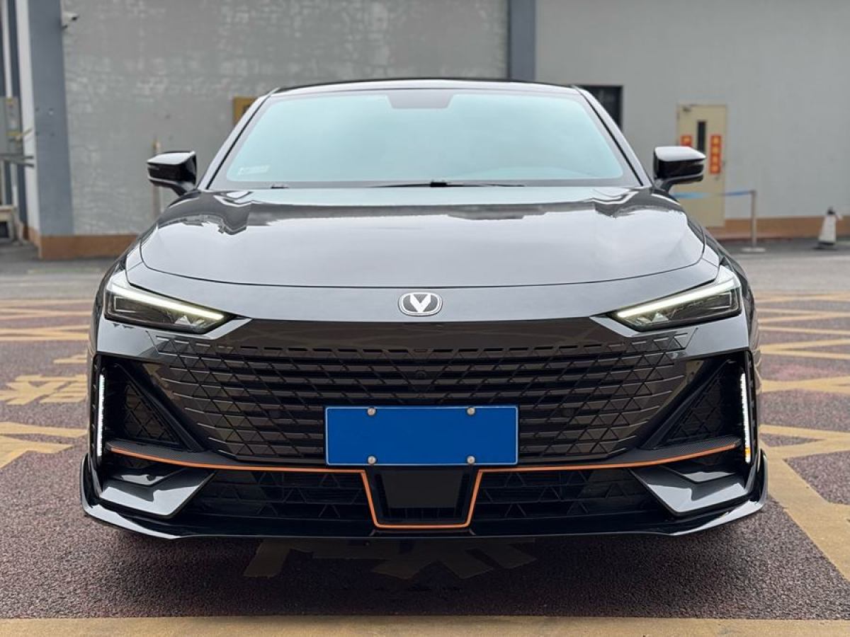 長安 長安UNI-V  2022款 1.5T 運(yùn)動版圖片