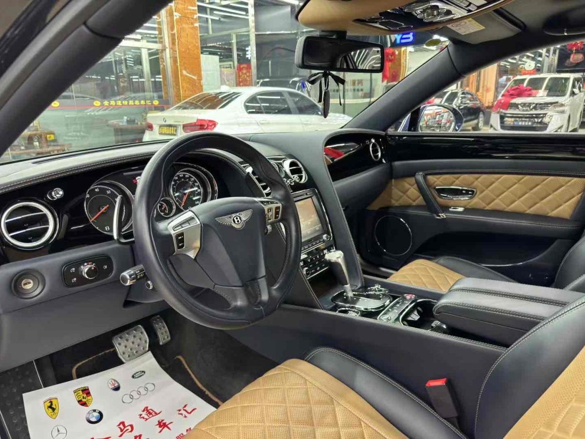 2017年7月宾利 飞驰  2017款 4.0T V8 S 标准版