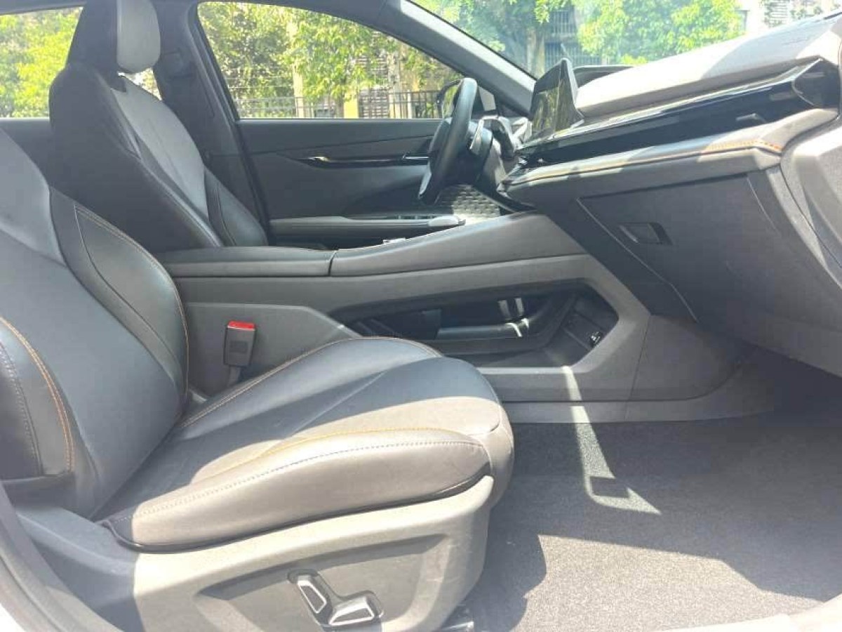 長(zhǎng)安 長(zhǎng)安UNI-V  2022款 1.5T 尊貴型圖片