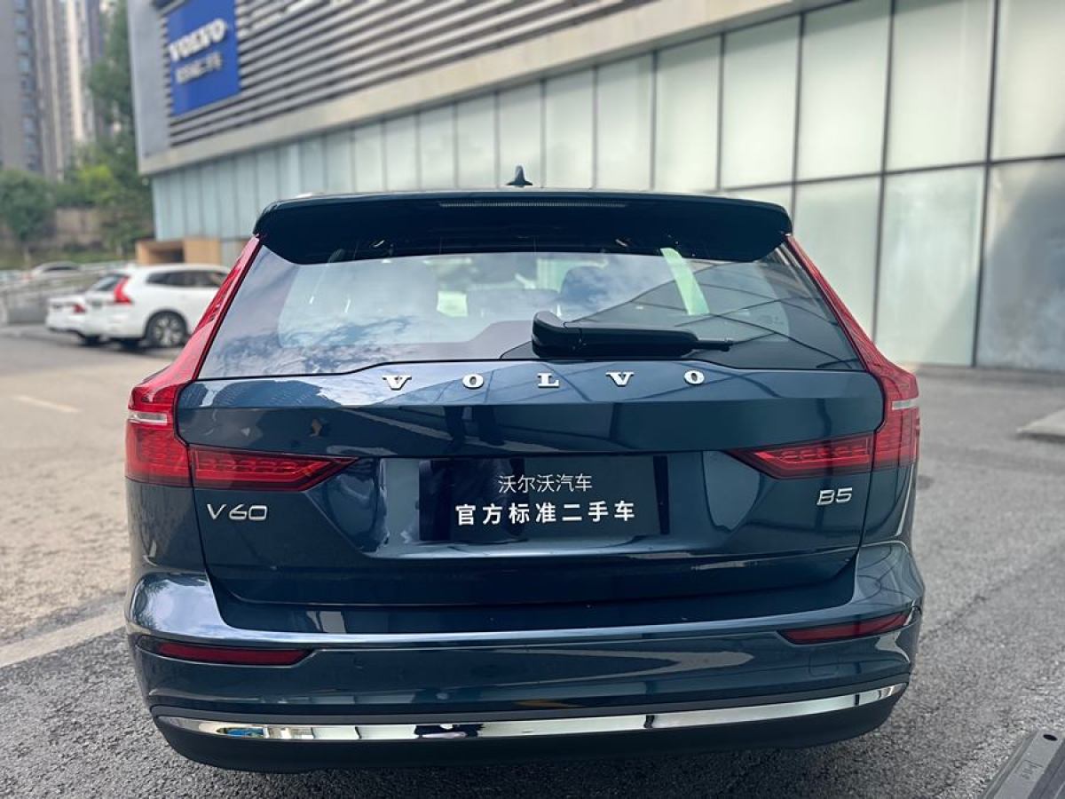 沃爾沃 V60  2024款 B5 智遠(yuǎn)豪華版圖片