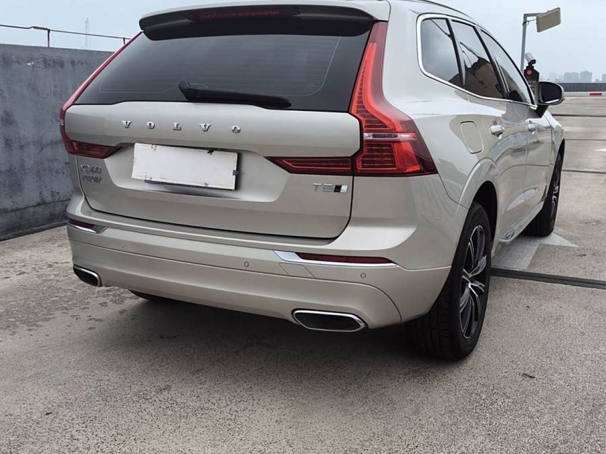 2020年8月沃爾沃 XC60  2021款 T5 四驅(qū)智遠(yuǎn)豪華版