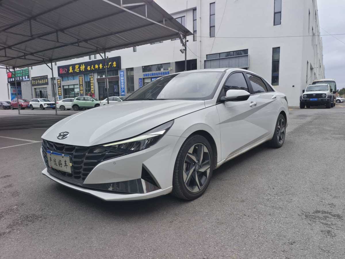 现代 伊兰特  2022款 1.5L CVT LUX尊贵版图片