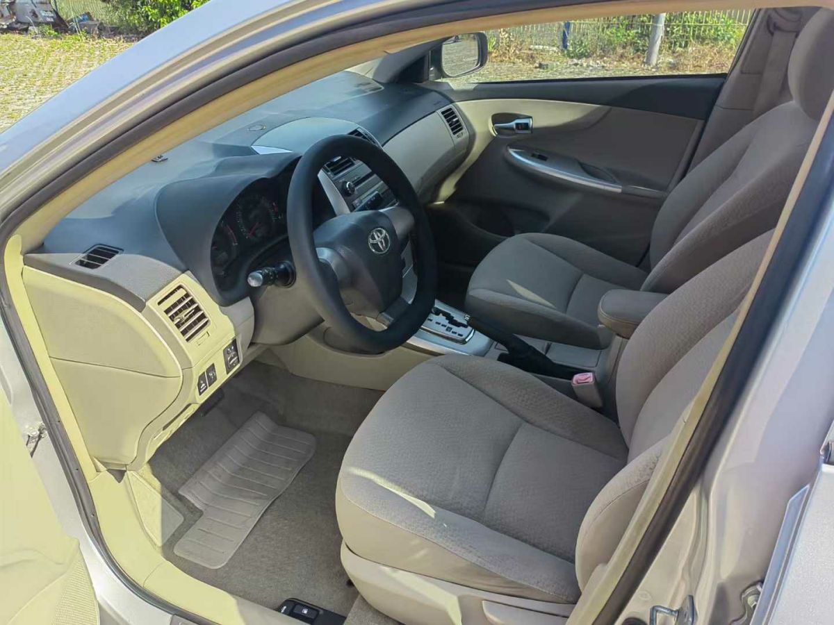 豐田 卡羅拉  2013款 1.6L GL炫酷特裝版圖片