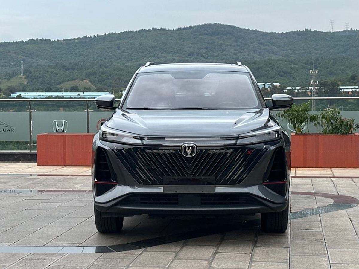 長(zhǎng)安 CS75 PLUS  2022款 第二代 1.5T 自動(dòng)尊貴型圖片