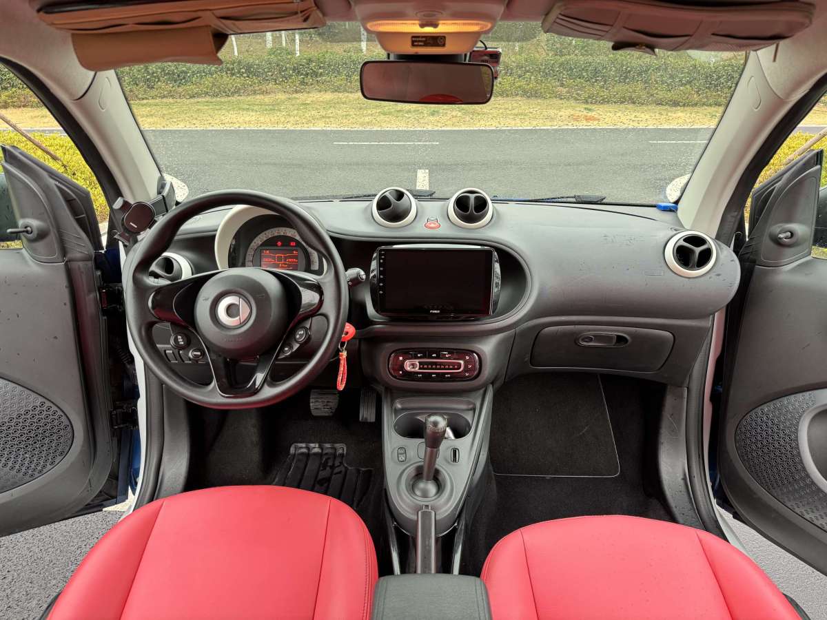 smart fortwo  2015款 1.0L 52千瓦硬頂靈動(dòng)版圖片