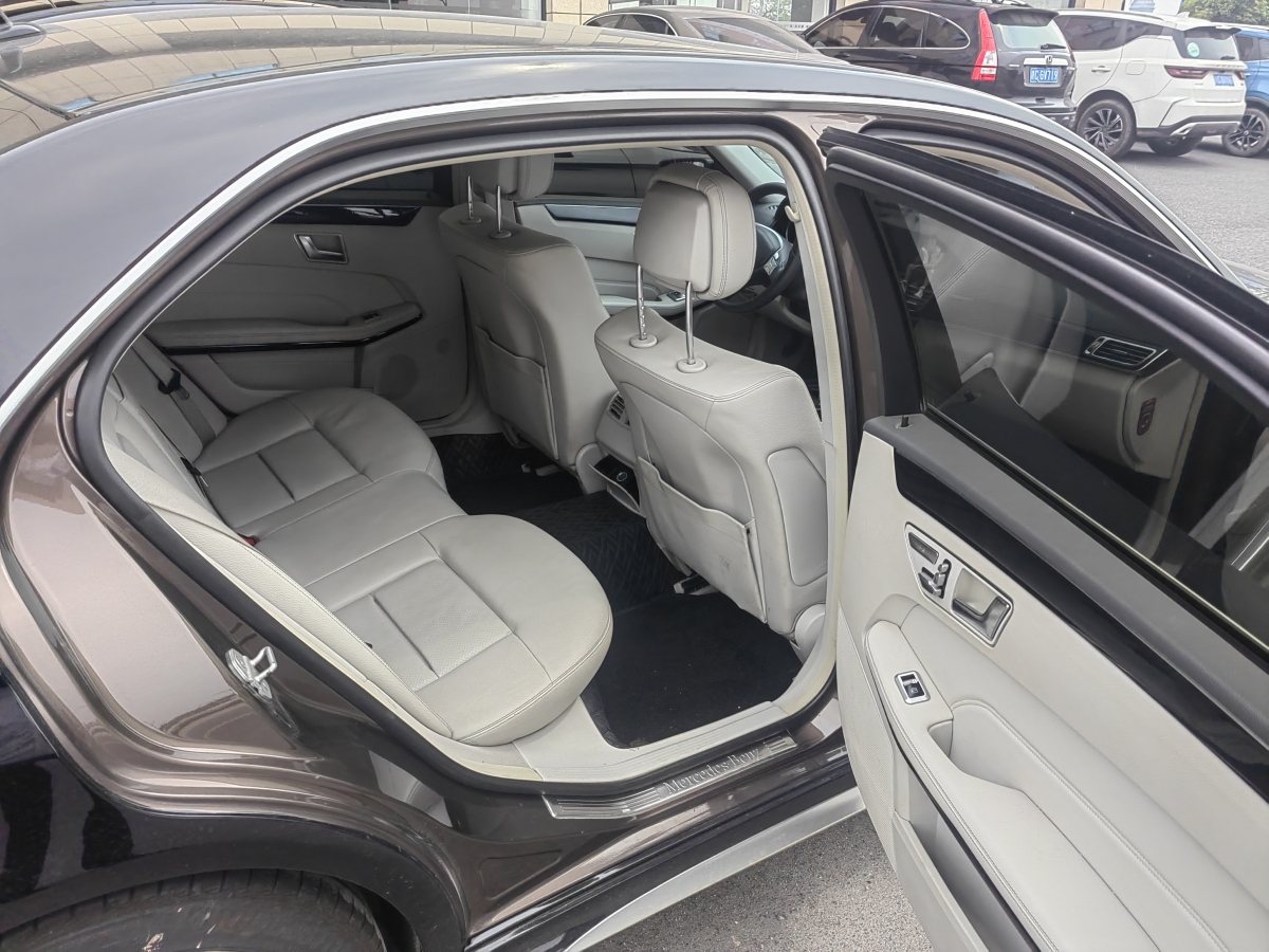 奔馳 奔馳E級  2013款 E 260 L CGI優(yōu)雅型圖片
