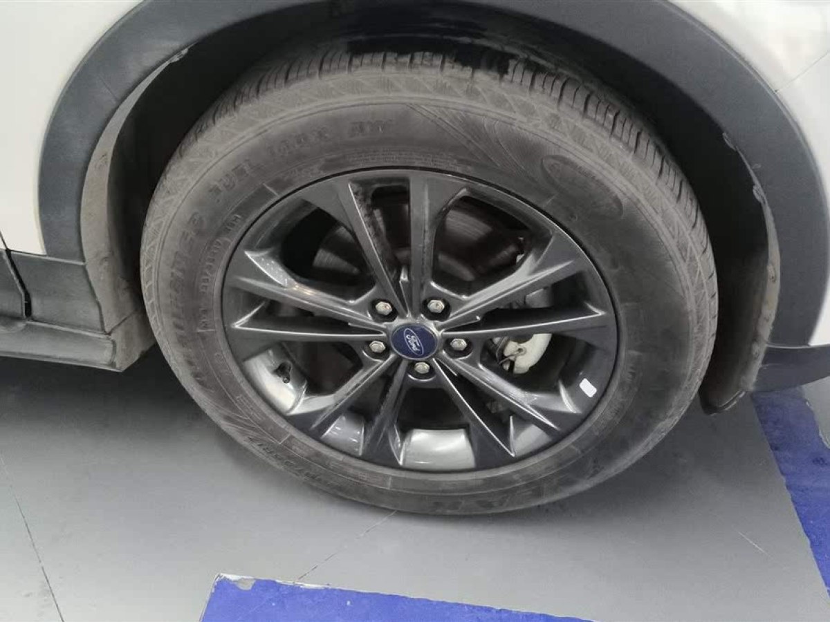 福特 翼虎  2019款 EcoBoost 180 兩驅(qū)鉑翼型 國VI圖片