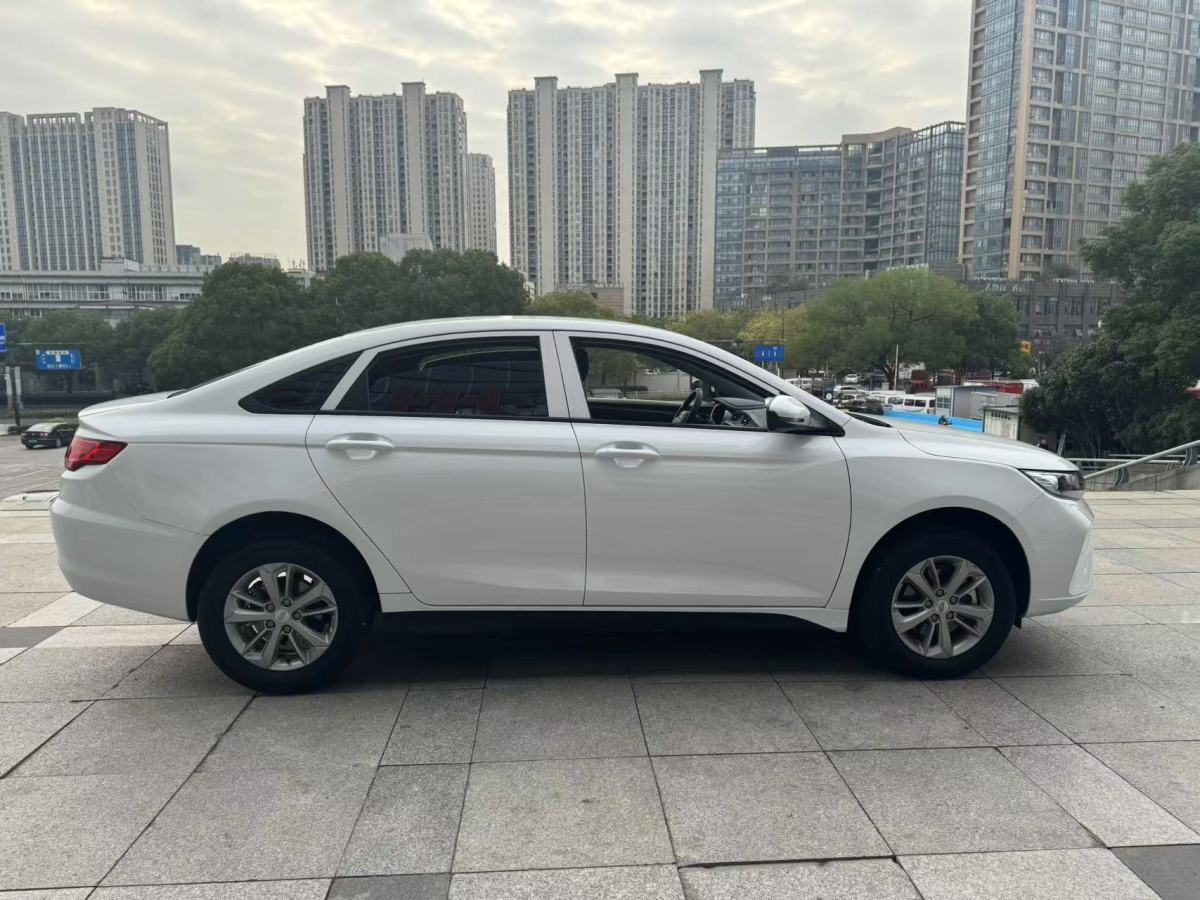 吉利 帝豪新能源  2022款 EV Pro 營(yíng)運(yùn)網(wǎng)約版圖片