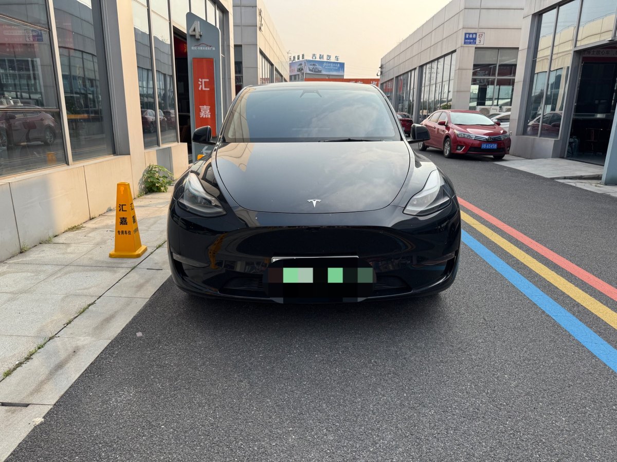 特斯拉 Model Y  2021款 改款 標(biāo)準(zhǔn)續(xù)航后驅(qū)升級(jí)版圖片