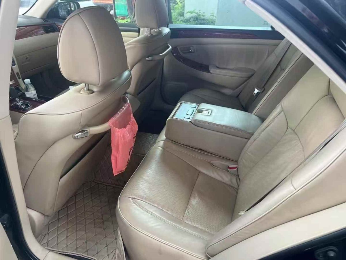 豐田 皇冠  2009款 2.5L Royal特別導(dǎo)航版圖片