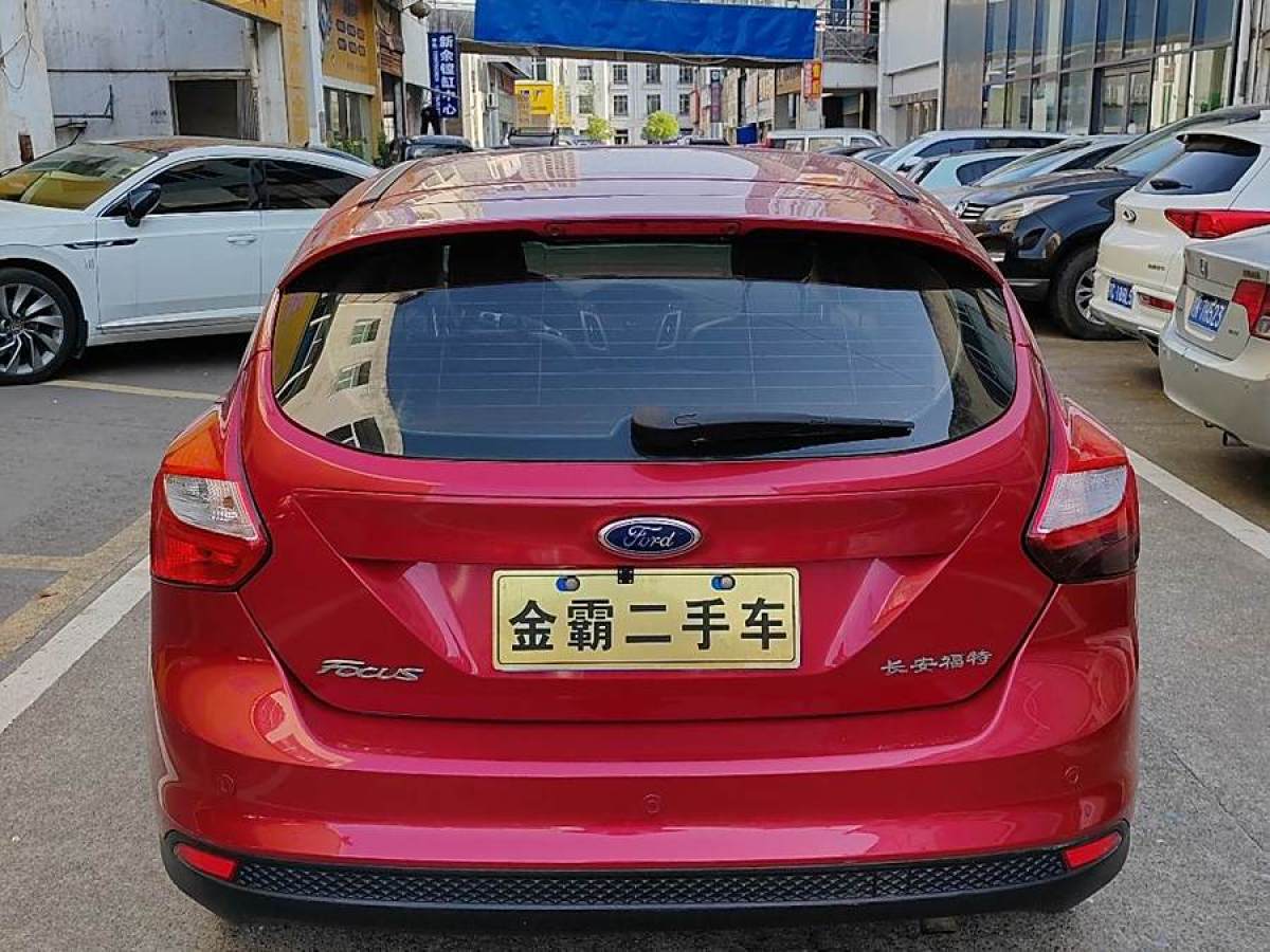 福特 ?？怂? 2012款 兩廂 1.6L 自動風(fēng)尚型圖片