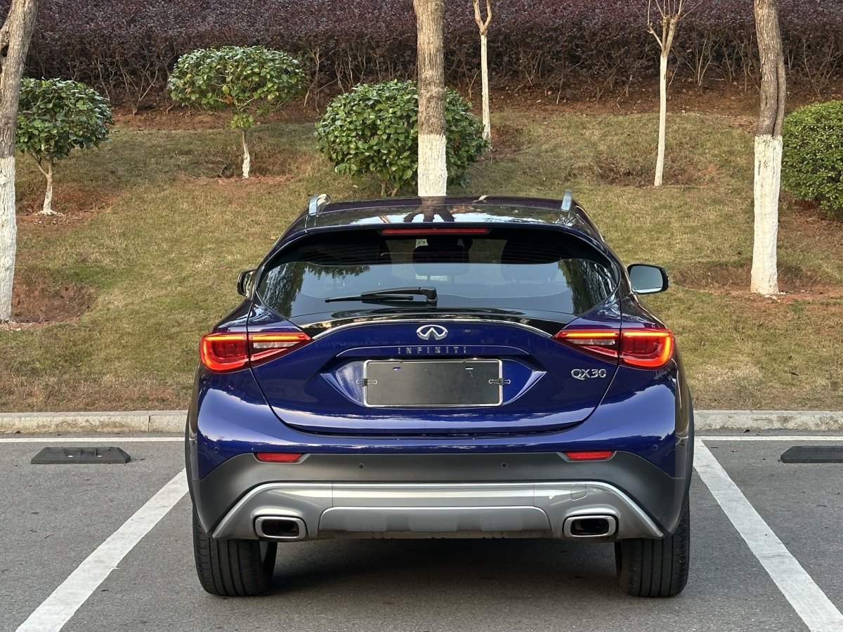 英菲尼迪 QX30  2017款 1.6T 两驱时尚版图片