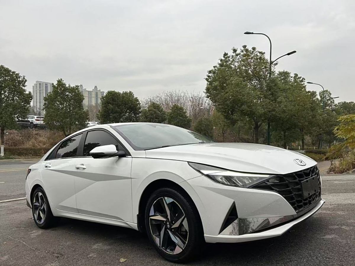 現(xiàn)代 伊蘭特  2022款 1.5L CVT LUX尊貴版圖片