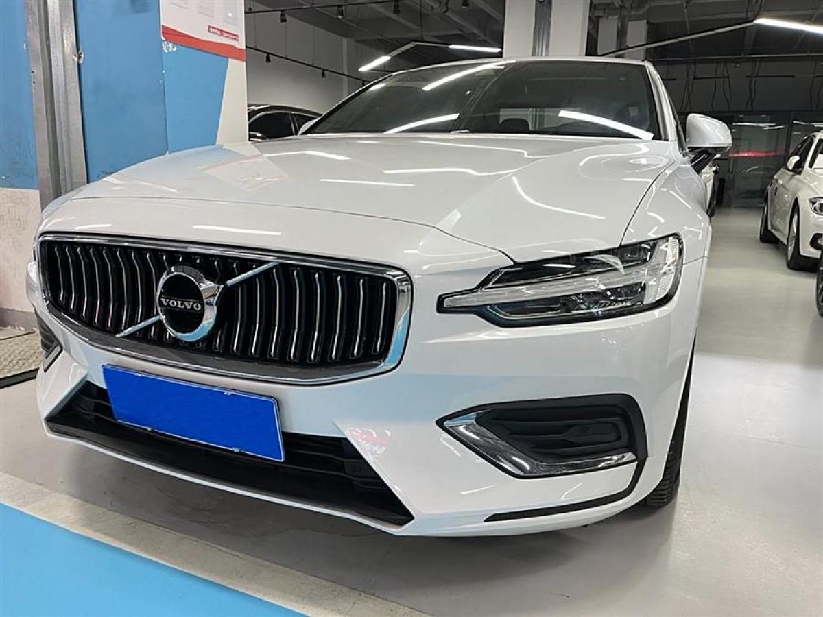 沃爾沃 S60L  2021款 T4 智逸豪華版圖片