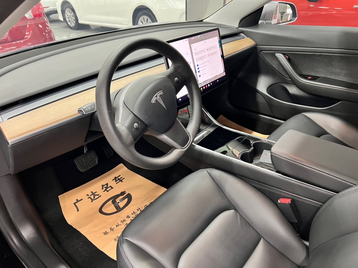 特斯拉 Model 3  2019款 標準續(xù)航后驅(qū)升級版圖片