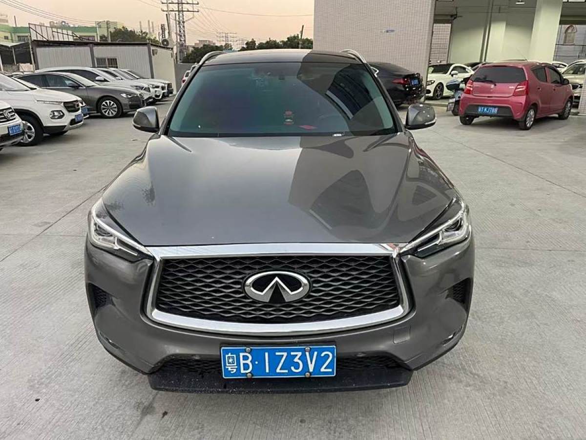 英菲尼迪 QX50  2018款 2.0T 兩驅(qū)時(shí)尚版圖片