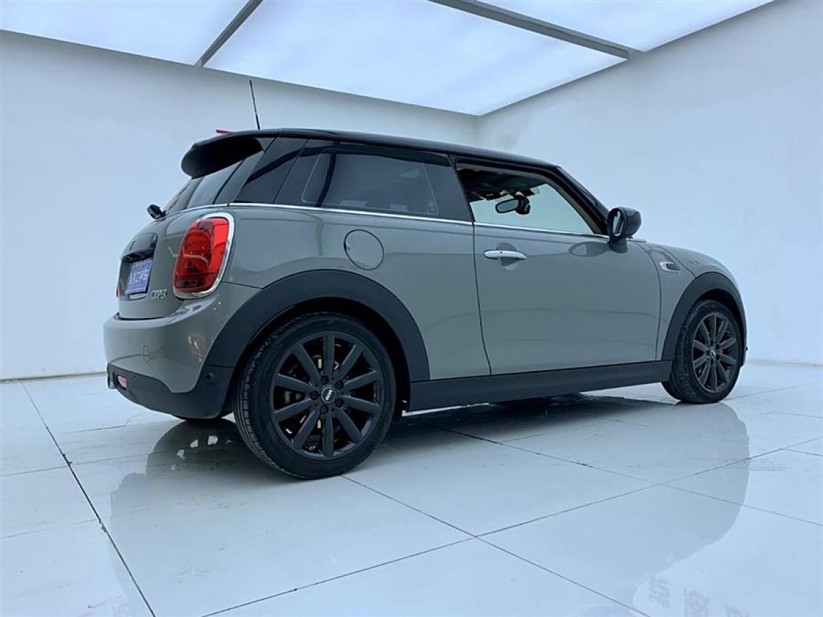 MINI MINI  2021款 1.5T COOPER 藝術(shù)家圖片