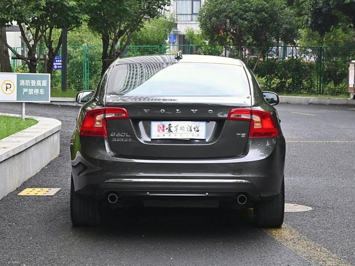 沃爾沃 S60  1448款 2.0T T5智尊版圖片