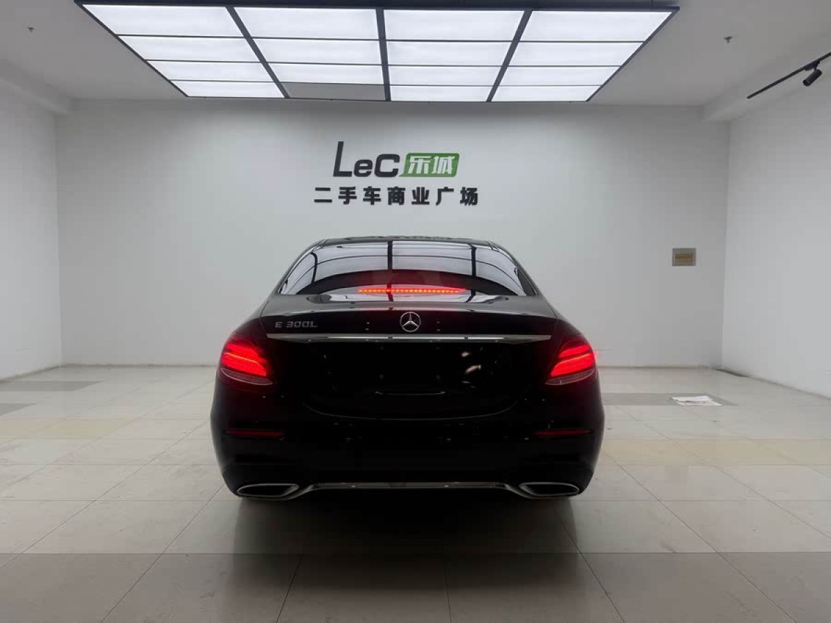 奔馳 奔馳E級  2018款 改款 E 300 L 運動時尚型圖片