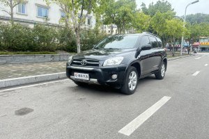 RAV4荣放 丰田 2.4L 自动豪华版