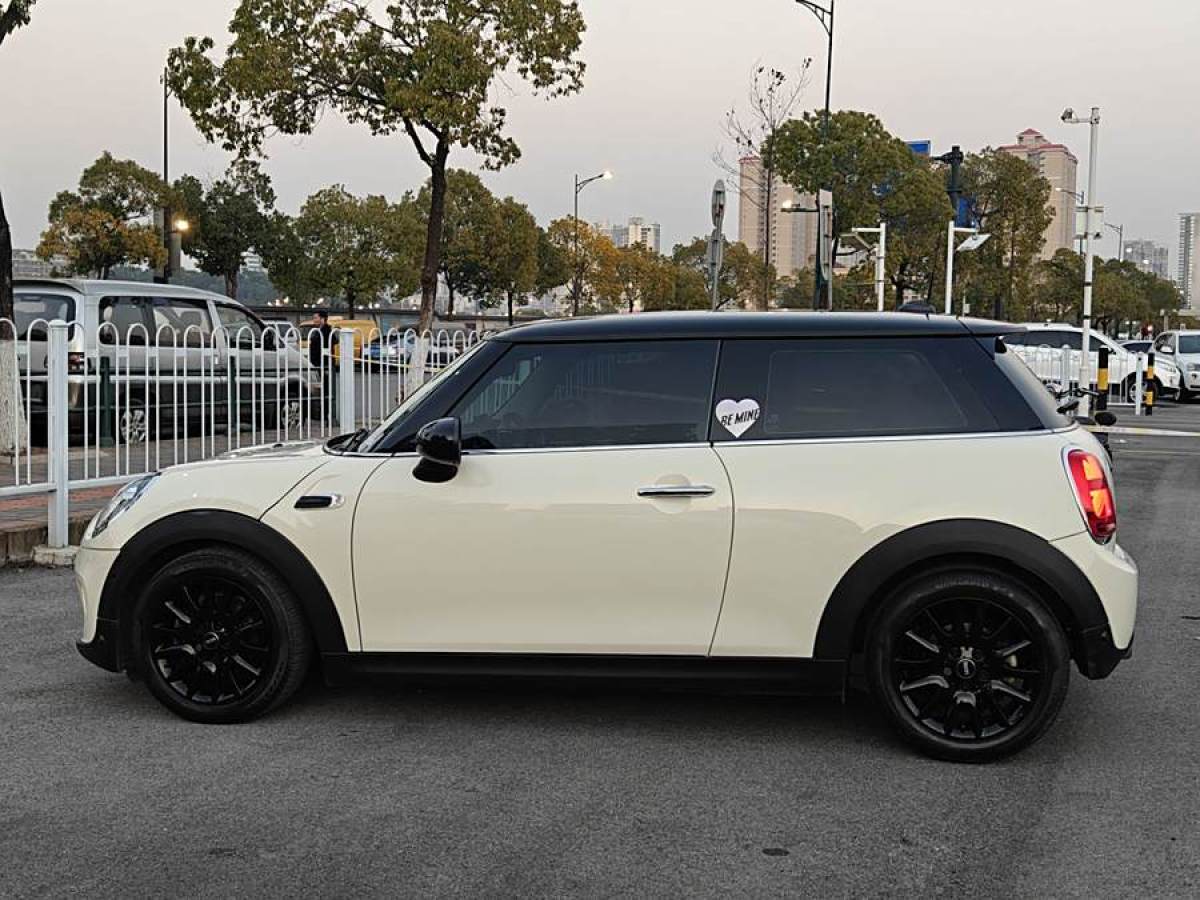 MINI COUNTRYMAN  2018款 1.5T COOPER 經(jīng)典派圖片