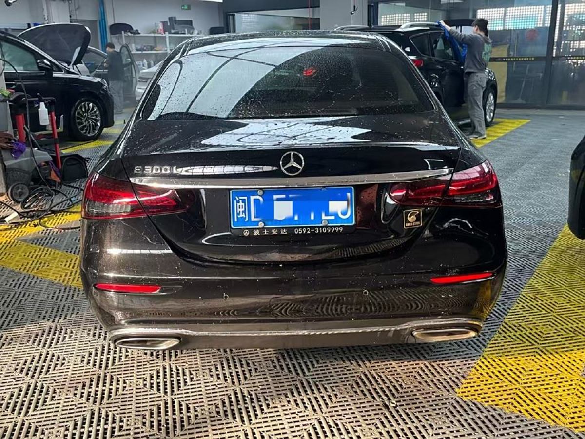 奔馳 奔馳E級  2021款 改款 E 300 L 尊貴型圖片