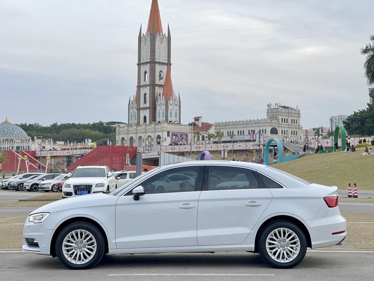 奧迪 奧迪A3  2015款 Limousine 35 TFSI 百萬(wàn)紀(jì)念智領(lǐng)型圖片